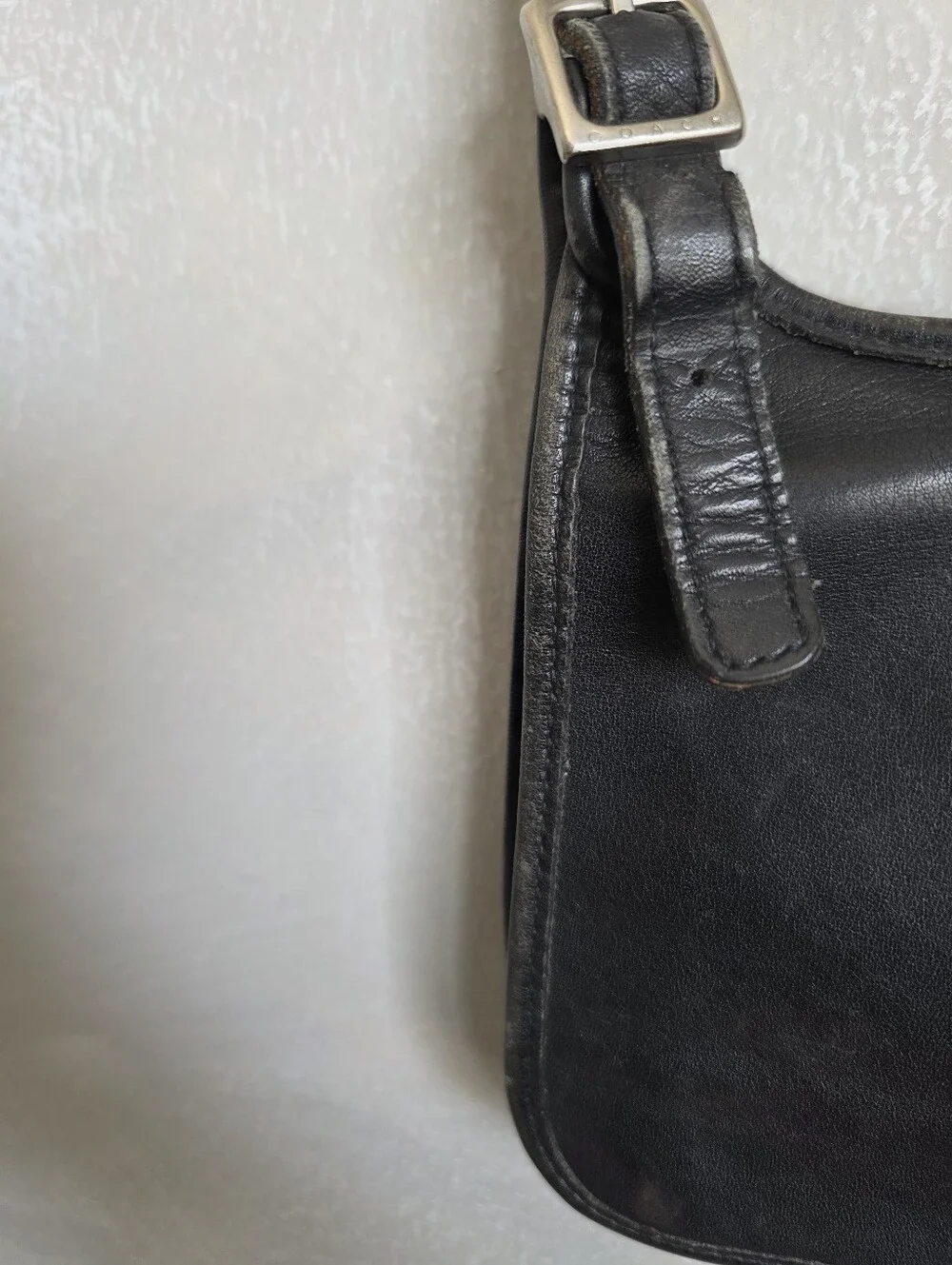Vintage Coach 9142 Womens Black Leather Hippie Flap Crossbody Saddle Mini Bag